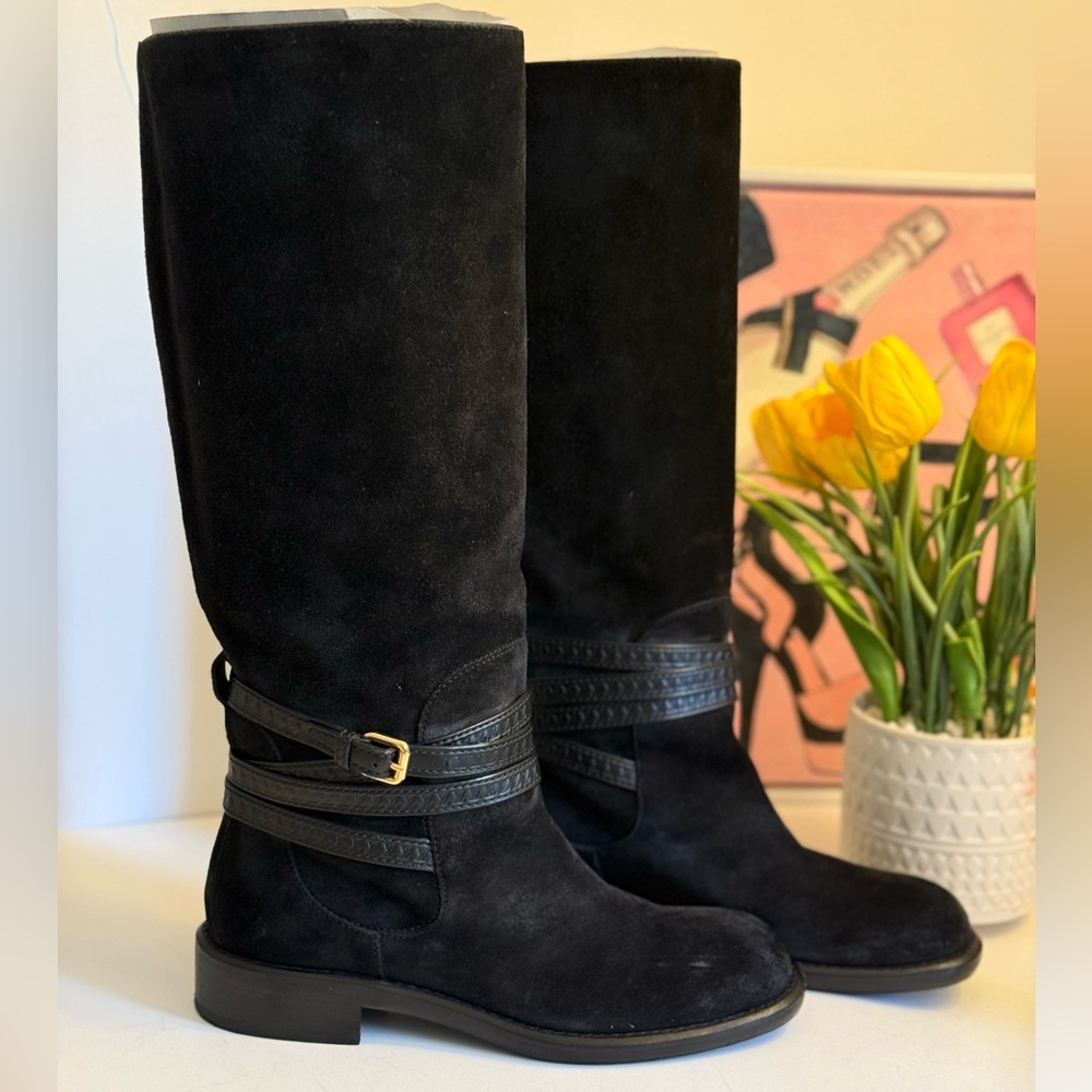 Louis Vuitton Crossroad Suede Black Boots 🌟 - Picture 3 of 14